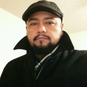 Meet your Posher, Carlos